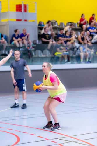 basket_henon_2024_10-67